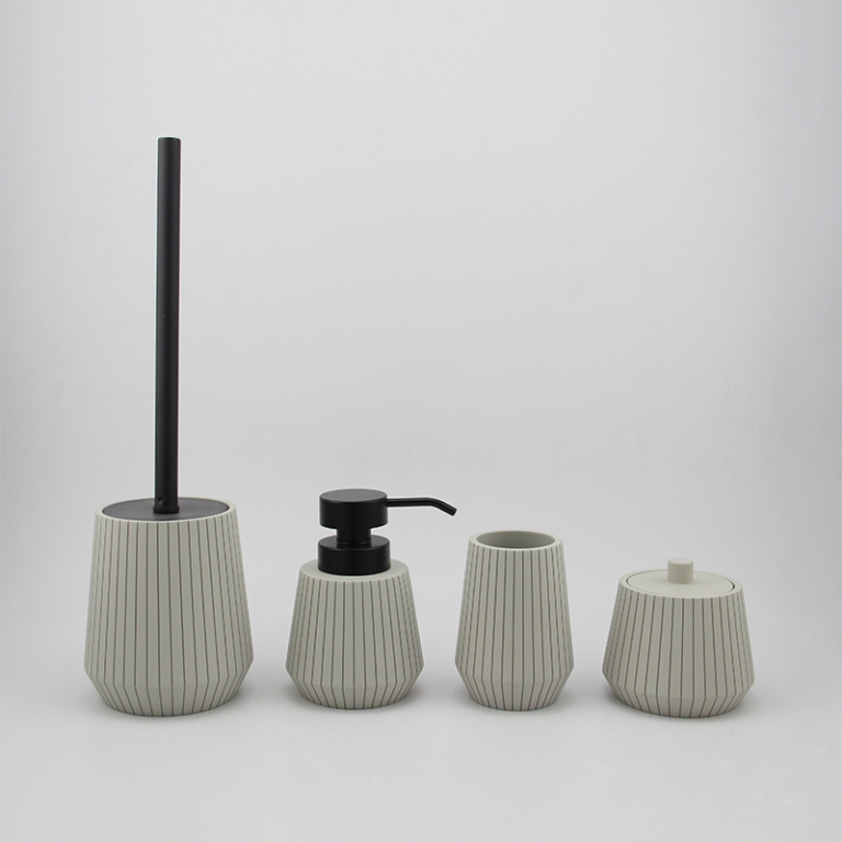 Stripes bathroom set