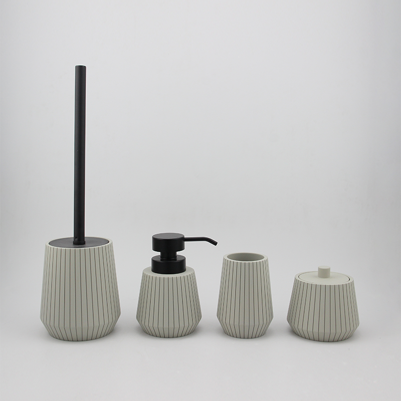 Stripes bathroom set