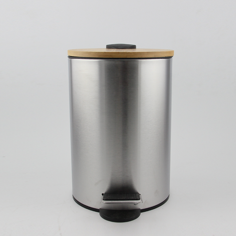 Bamboo & metal pedal bin