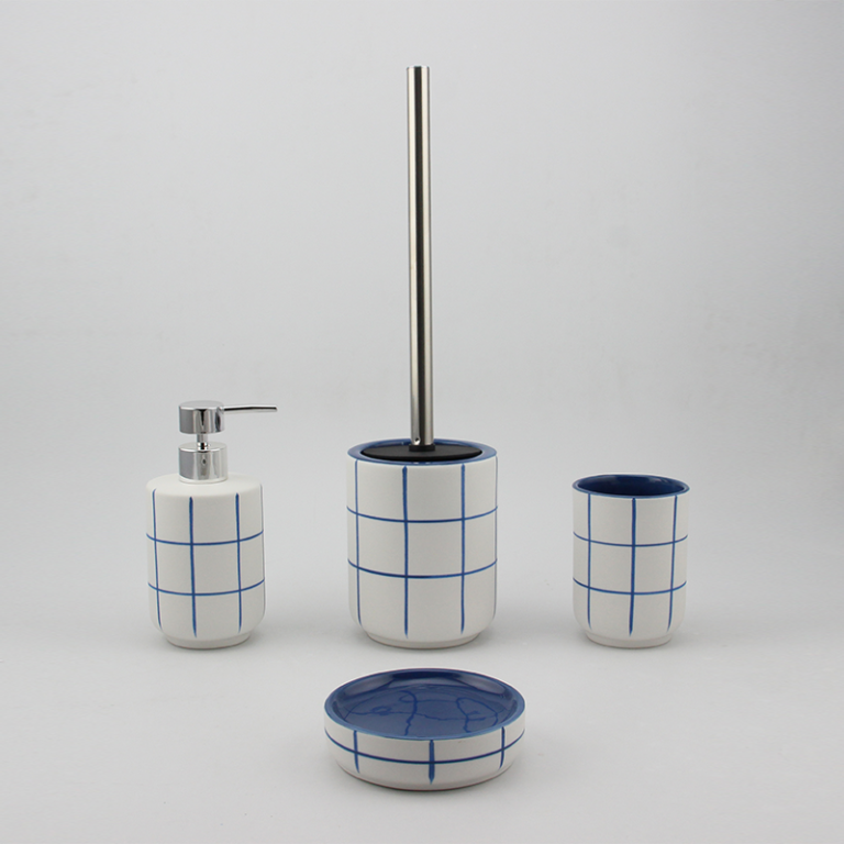 Stripes bathroom set