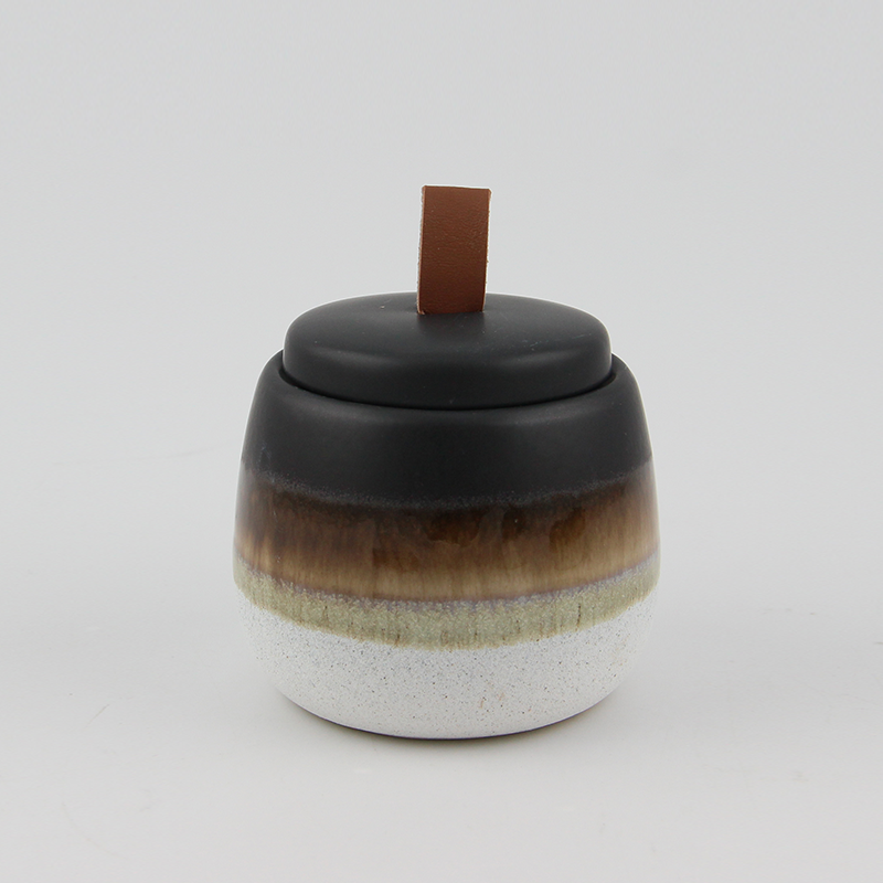 Black&white color blocking storage jar product view