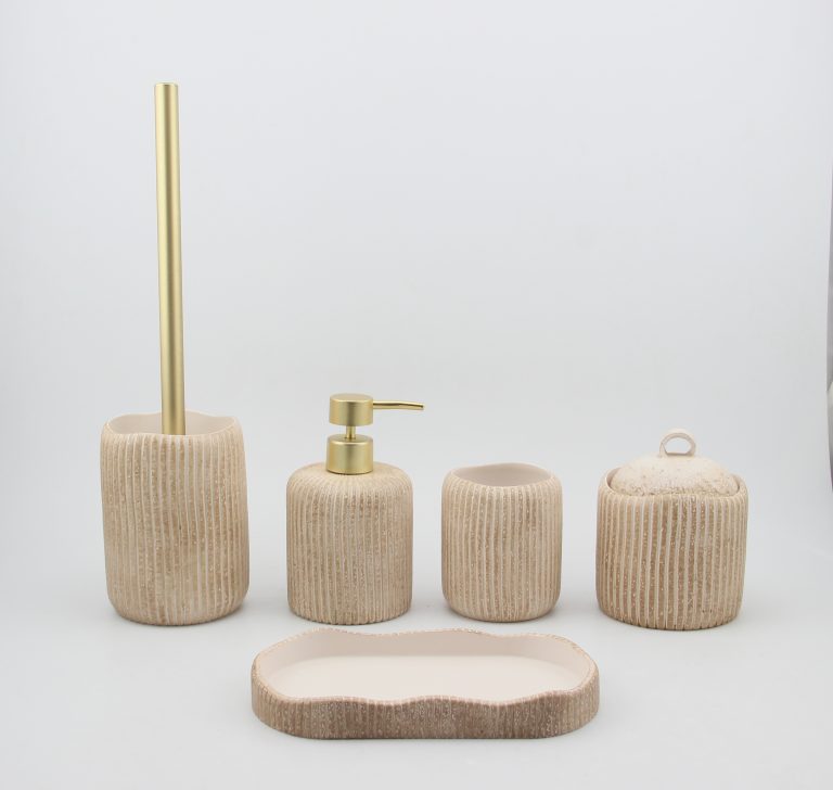 Ribbed stone-look bathroom set